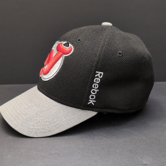 Reebok ,Center Ice Collection , NHL New Jersey Devils Men's Fitted Hat,Size S/M. - Picture 2 of 9